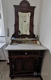 Antico mobile bagno