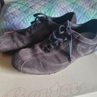 Scarpa da uomo in pelle scamosciata n.39