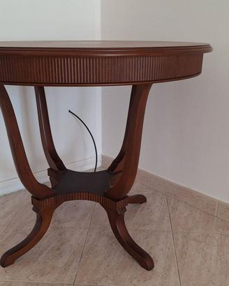 Tavolino diam 90 cm e 2 sedie in legno
