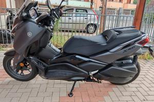 Yamaha X max 300 tech max