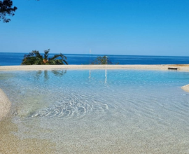 Naturoasi :Villa con terrazzo , giardino e piscina