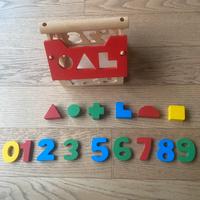 Cubo attività in Legno a Forma di Casa