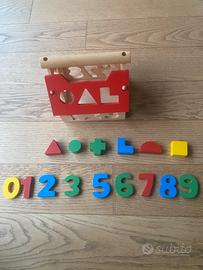 Cubo attività in Legno a Forma di Casa