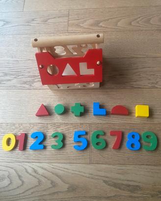 Cubo attività in Legno a Forma di Casa