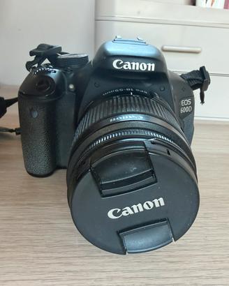 Canon EOS 600D + 18-55 IS + custodia Lowepro