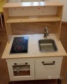 Cucina giocattolo