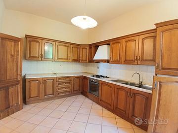 Cucina angolare legno massello