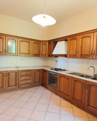 Cucina angolare legno massello