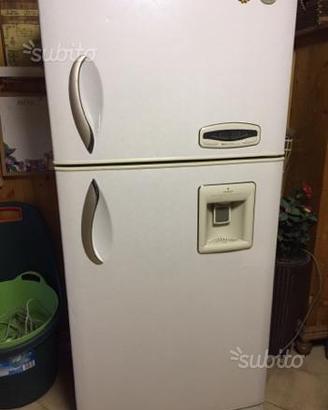 Frigorifero con congelatore LG