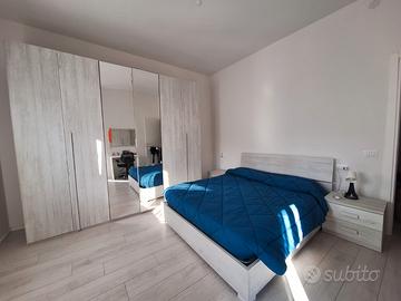 Stanza libera vicino ospedale - centro