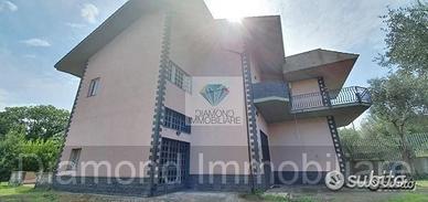 Villa singola con terreno a Linguaglossa Permuta