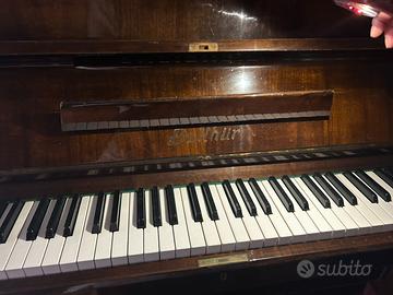 Pianoforte verticale da studio noce lucido
