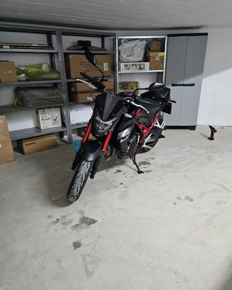 Honda Hornet 750 2023 come nuova quick shifter