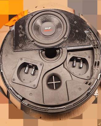 Cassa subwoofer incassato in ruota di scorta