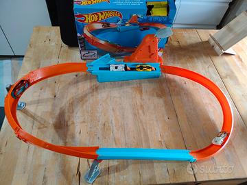 Hot Wheels pista Rapid Raceway Champion +4 auto