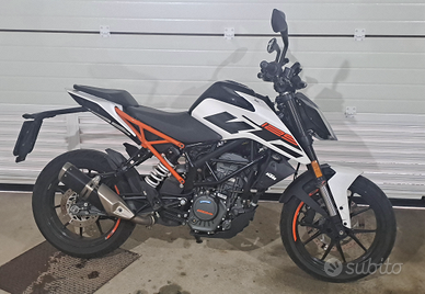 Ktm duke 125 naked