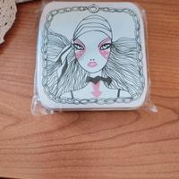 scatola porta assorbenti Nuvenia 