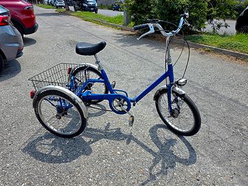 bicicletta a tre ruote