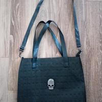 Borsa nera con teschi