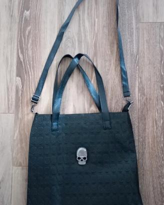 Borsa nera con teschi