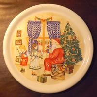 Piatto natalizio in ceramica decorato da portata