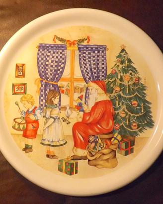 Piatto natalizio in ceramica decorato da portata