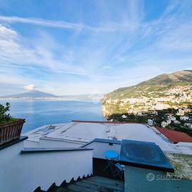 MONOLOCALE A VICO EQUENSE