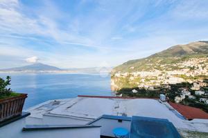 MONOLOCALE A VICO EQUENSE