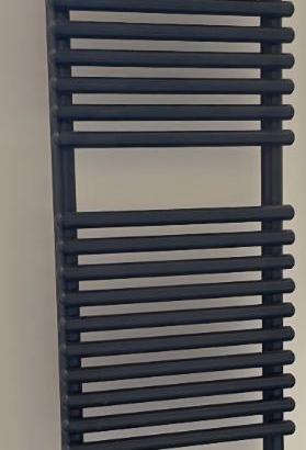 Scaldasalviette di design Caleido modello Gabbiano