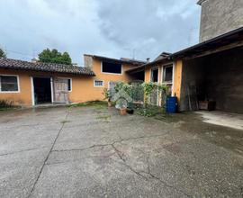 CASA DI CORTE A QUINZANO D'OGLIO