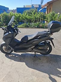 Honda forza 125
