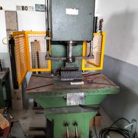 pressa idraulica a collo di cigno