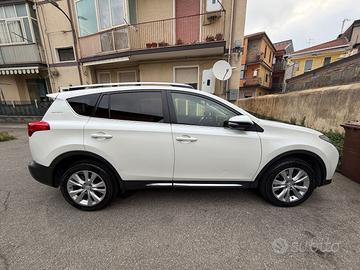 Rav 4 2.2 D AT AWD WHITE EDITION - LOUNGE