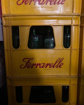 20 Casse Ferrarelle originali in plastica dura