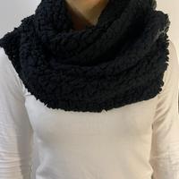 Morbida sciarpa nera ad anello