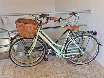 bici via Veneto donna