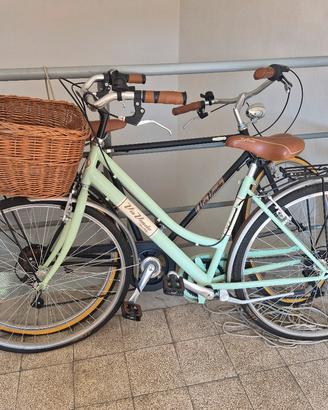 bici via Veneto donna