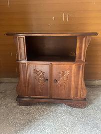 Mobile porta TV in legno intagliato stile classico