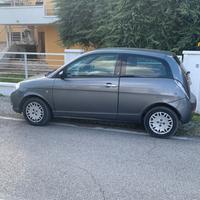 Lancia Ypsilon 1.4 benzina – perfetta per neopaten