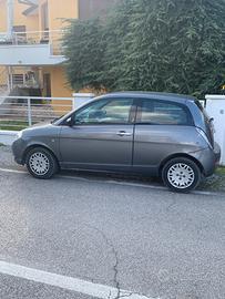 Lancia Ypsilon 1.4 benzina – perfetta per neopaten