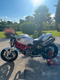 Ducati monster 796