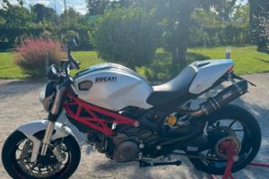 Ducati monster 796