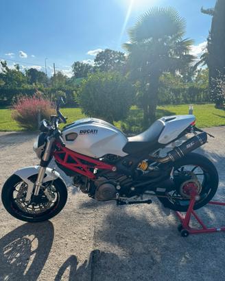 Ducati monster 796