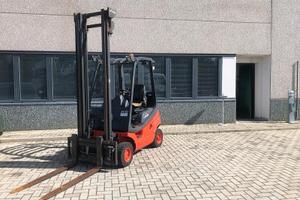 CARRELLO ELEVATORE LINDE H 18 D