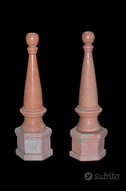 COPPIA DI OBELISCHI IN GRANITO BASE IN MARMO H 60