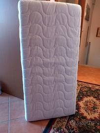 materasso e cuscino lettino 