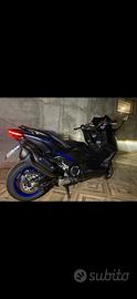 YAMAHA T-MAX 560
