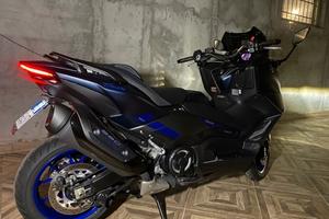 YAMAHA T-MAX 560