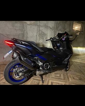 YAMAHA T-MAX 560