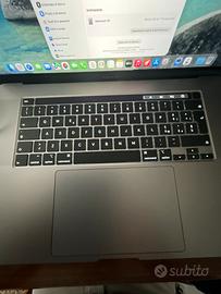 MacBook pro 16” I9 16 gb ram 1 tb ssd, amd radeon